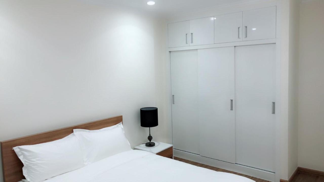 Luxury Vinhomes Central Park Humi Apartment Хошимин Экстерьер фото