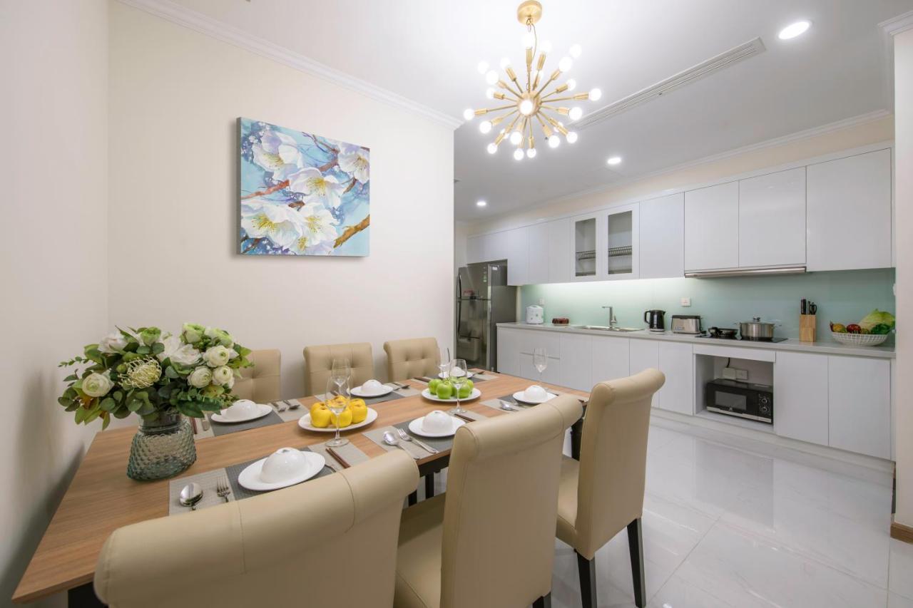 Luxury Vinhomes Central Park Humi Apartment Хошимин Экстерьер фото