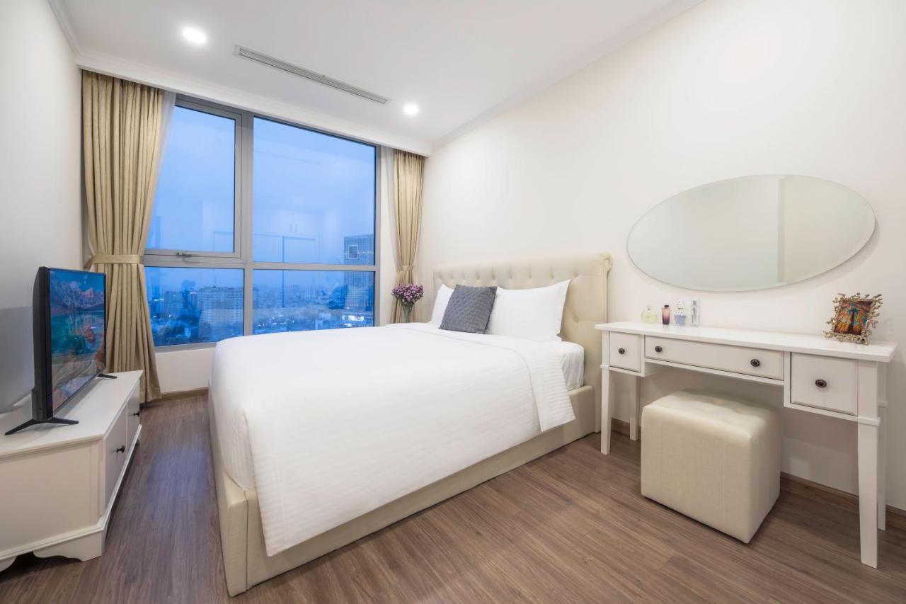 Luxury Vinhomes Central Park Humi Apartment Хошимин Экстерьер фото