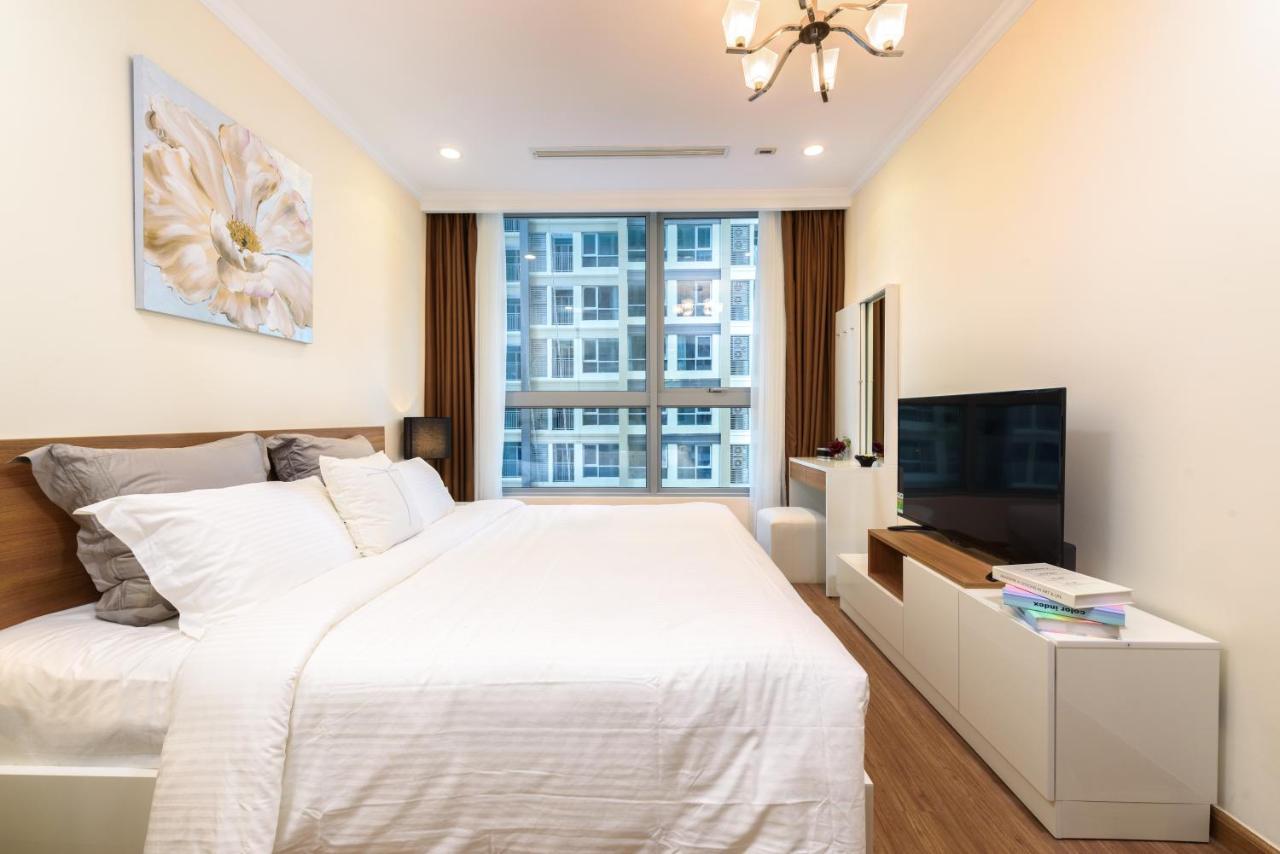 Luxury Vinhomes Central Park Humi Apartment Хошимин Экстерьер фото