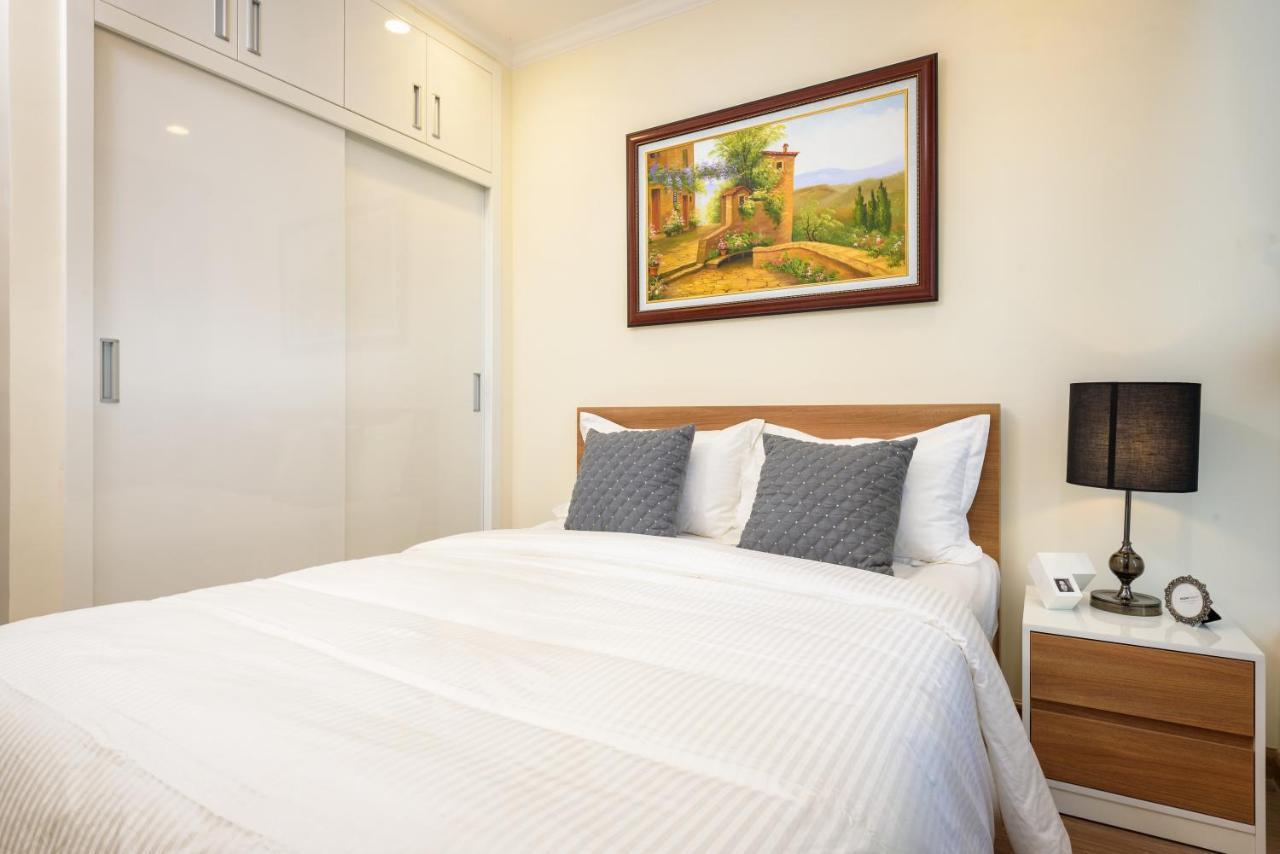 Luxury Vinhomes Central Park Humi Apartment Хошимин Экстерьер фото