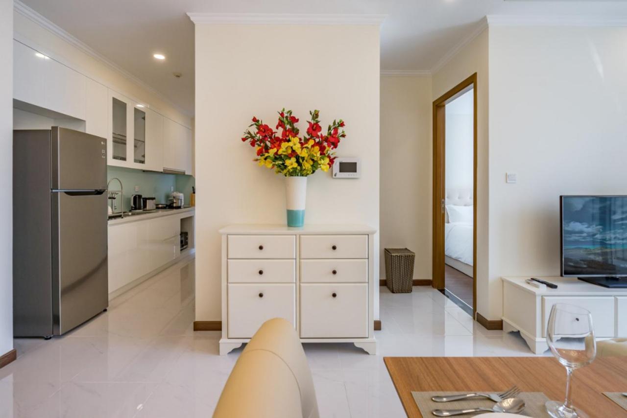 Luxury Vinhomes Central Park Humi Apartment Хошимин Экстерьер фото