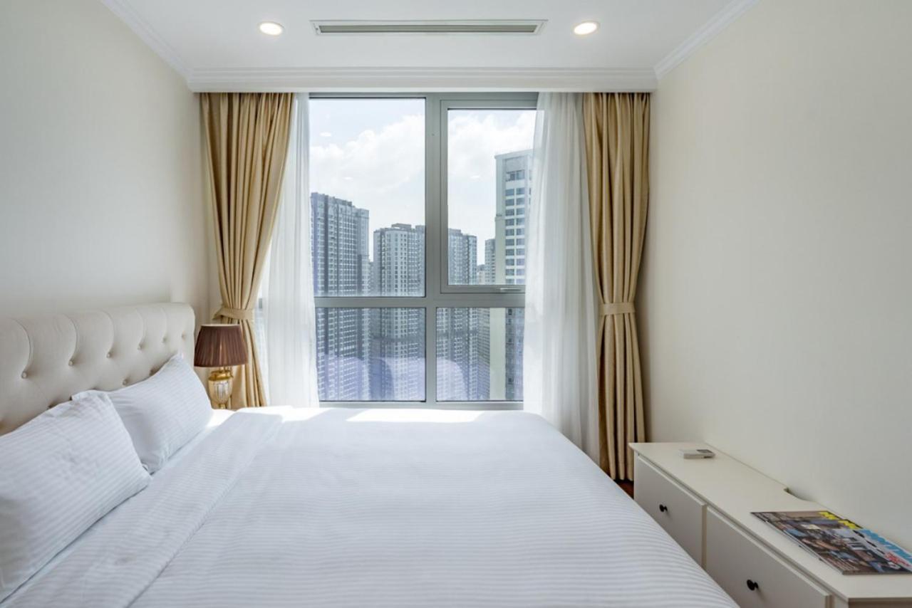 Luxury Vinhomes Central Park Humi Apartment Хошимин Экстерьер фото