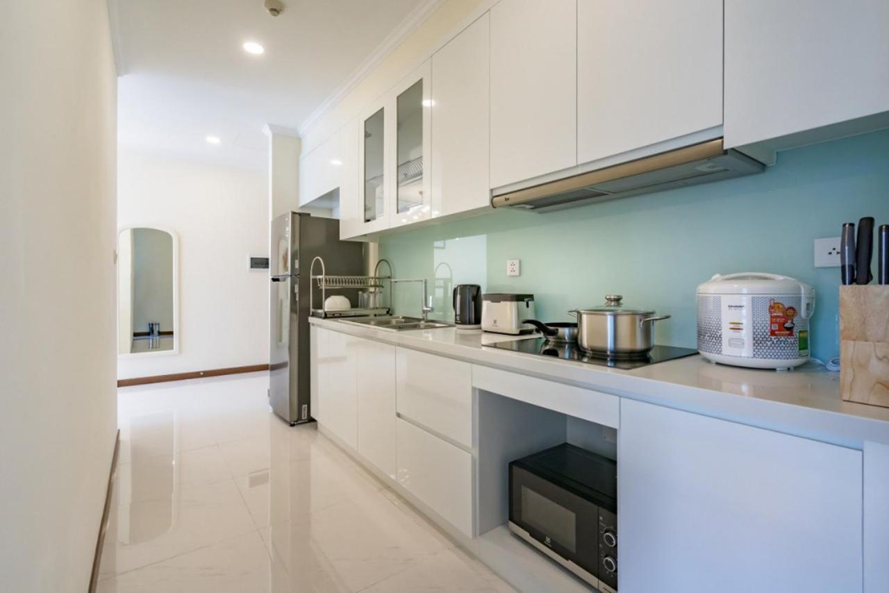 Luxury Vinhomes Central Park Humi Apartment Хошимин Экстерьер фото