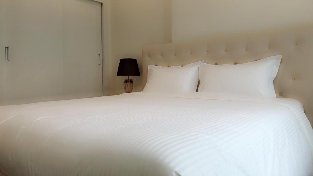 Luxury Vinhomes Central Park Humi Apartment Хошимин Экстерьер фото